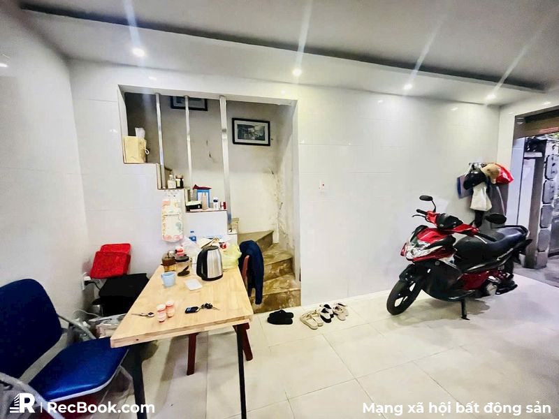 Nhà 3 tầng phố Trần Nguyên Hãn
