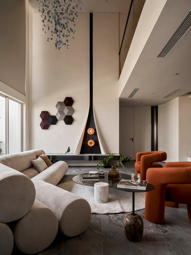Căn penthouse 250 m2 tối giản với đủ góc giải trí