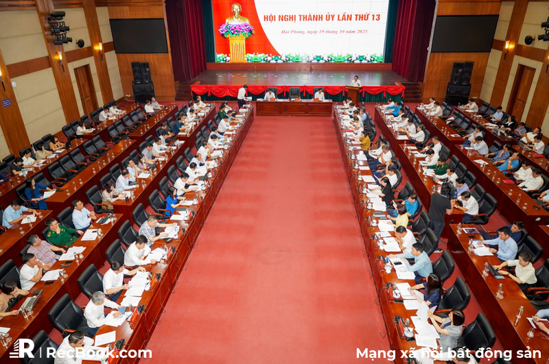 Hội nghị Thành ủy lần thứ 13: Thông qua Nghị quyết của Ban Chấp hành Đảng bộ về Phát triển nhà ở xã hội trên địa bàn thành phố đến năm 2030