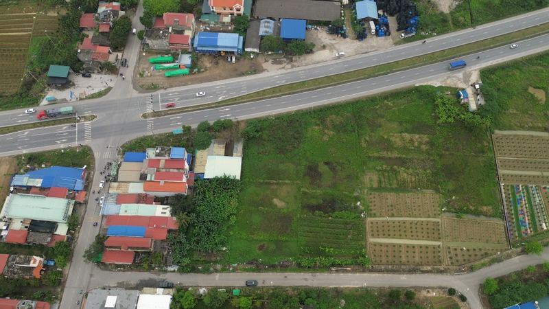 Vốn 200 triệu: Vợ chồng trẻ giữ được mảnh đất 100m2 mà tiền vẫn đẻ ra tiền