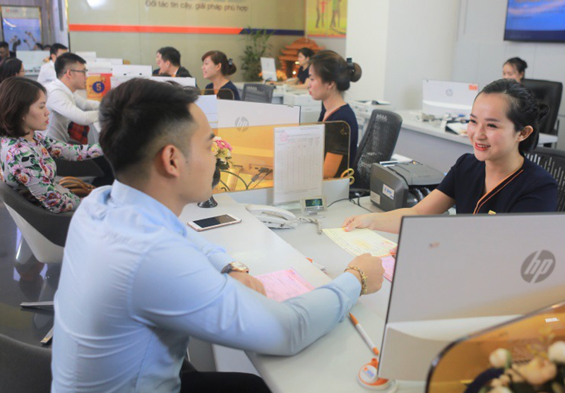 Liên tục điều chỉnh mạnh, lãi tiết kiệm ngân hàng cao nhất còn bao nhiêu?
