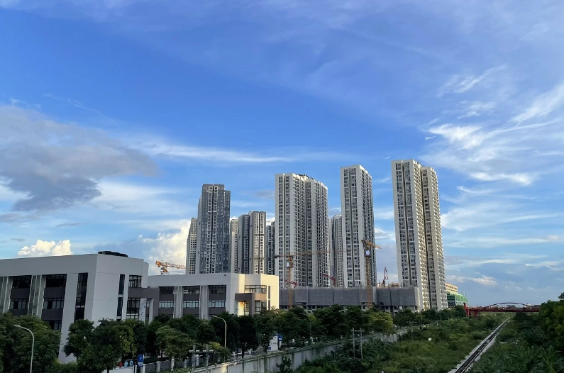 Bất động sản: Khó như sở hữu nhà Hà Nội, Hải Phòng chấn chỉnh đấu giá đất, thị trường bắt đầu chu kỳ mới, dự báo phân khúc ‘lên ngôi’