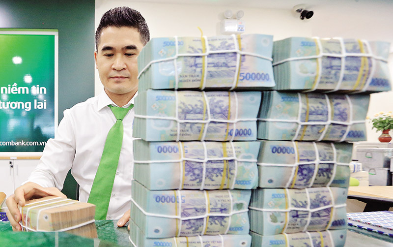 Tín dụng bật tăng, thị trường bất động sản vẫn bấp bênh về vốn