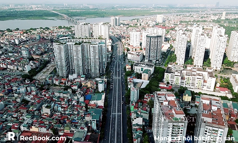 Nhận ủy quyền giao dịch, chuyển nhượng bất động sản…: Phải là tổ chức kinh tế có pháp nhân, có chức năng kinh doanh bất động sản