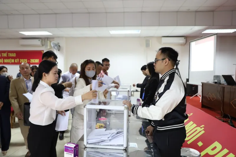 Đất đấu giá liên tục lập kỷ lục, chuyên gia cảnh báo điều vô lý