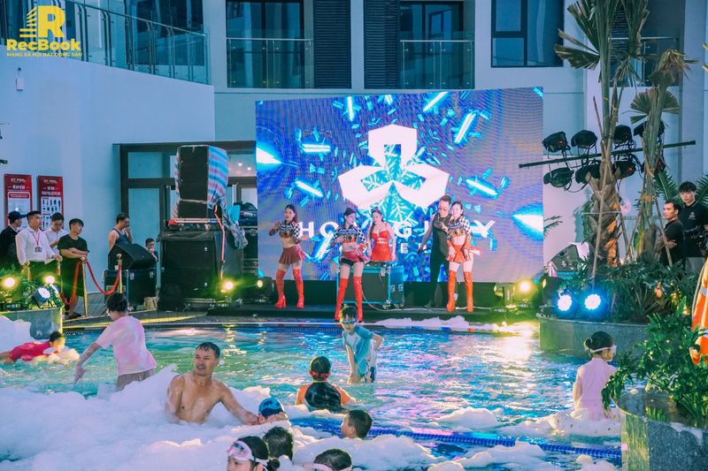 [HOANG HUY COMMERCE] POOL PARTY - SIÊU TIỆC BỂ BƠI