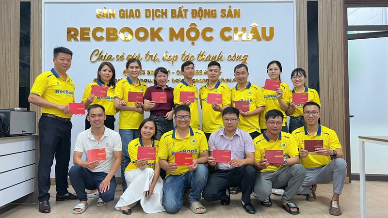 RECBOOK MỘC CHÂU VINH DANH CHIẾN BINH XUẤT SẮC THÁNG 8/2024